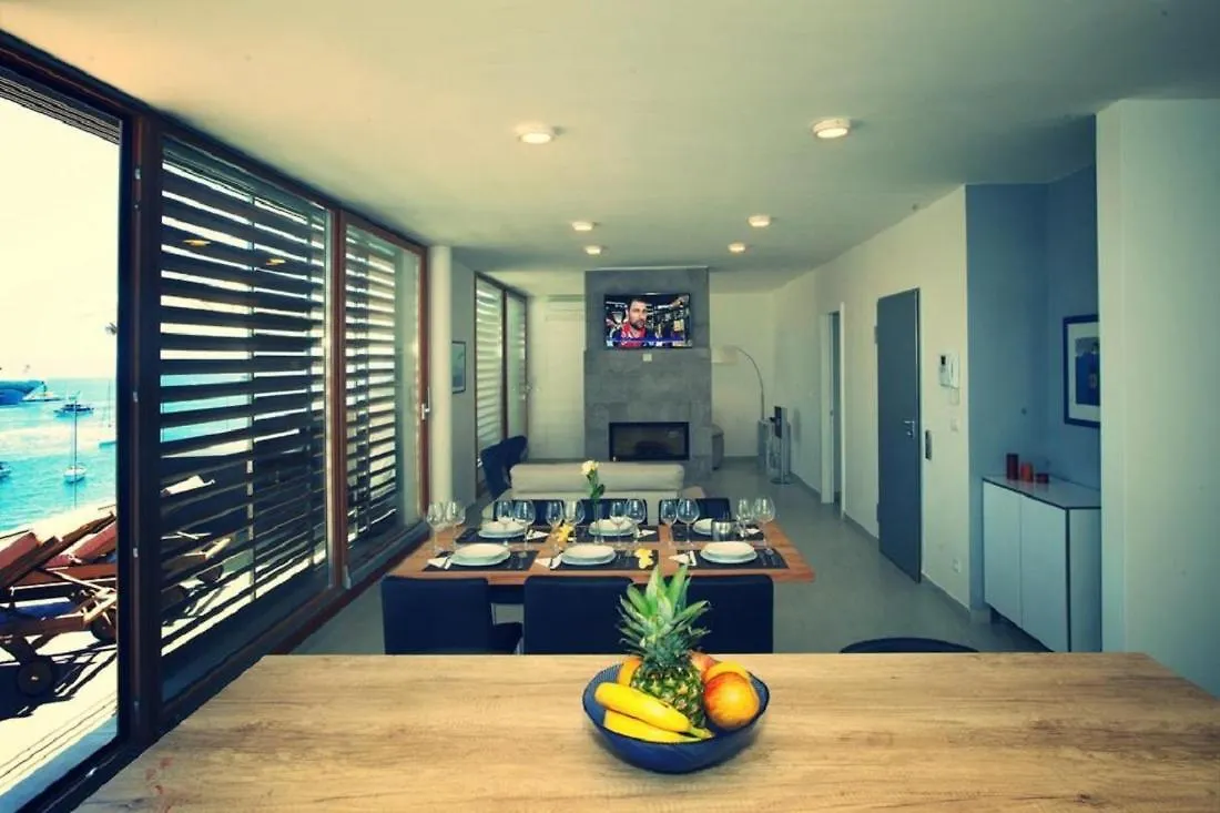 Ferienwohnung Netflix The Weekend Away Movie Penthouse In Split Apartment