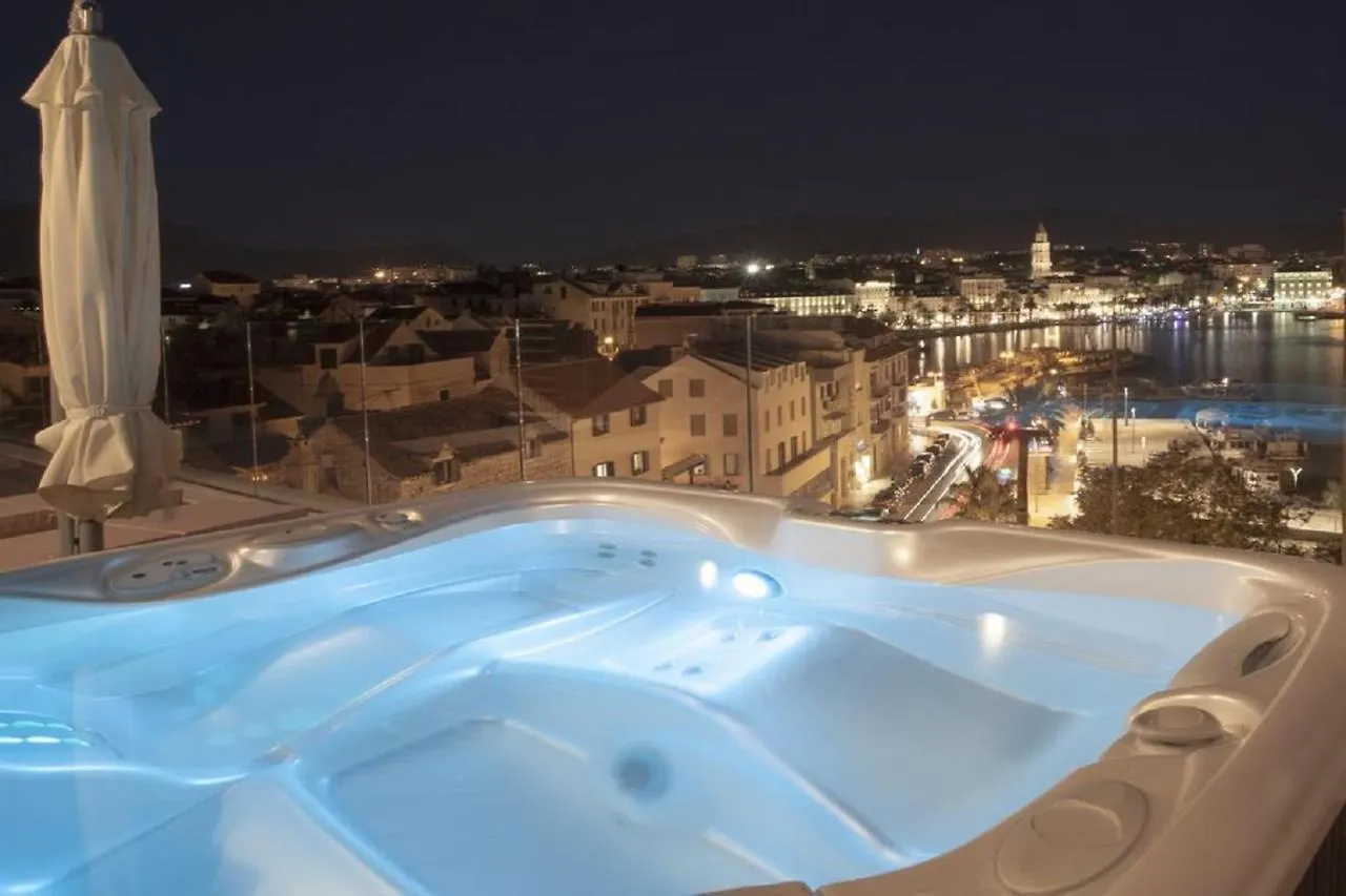 Apartment Ferienwohnung Netflix The Weekend Away Movie Penthouse In Split Kroatien